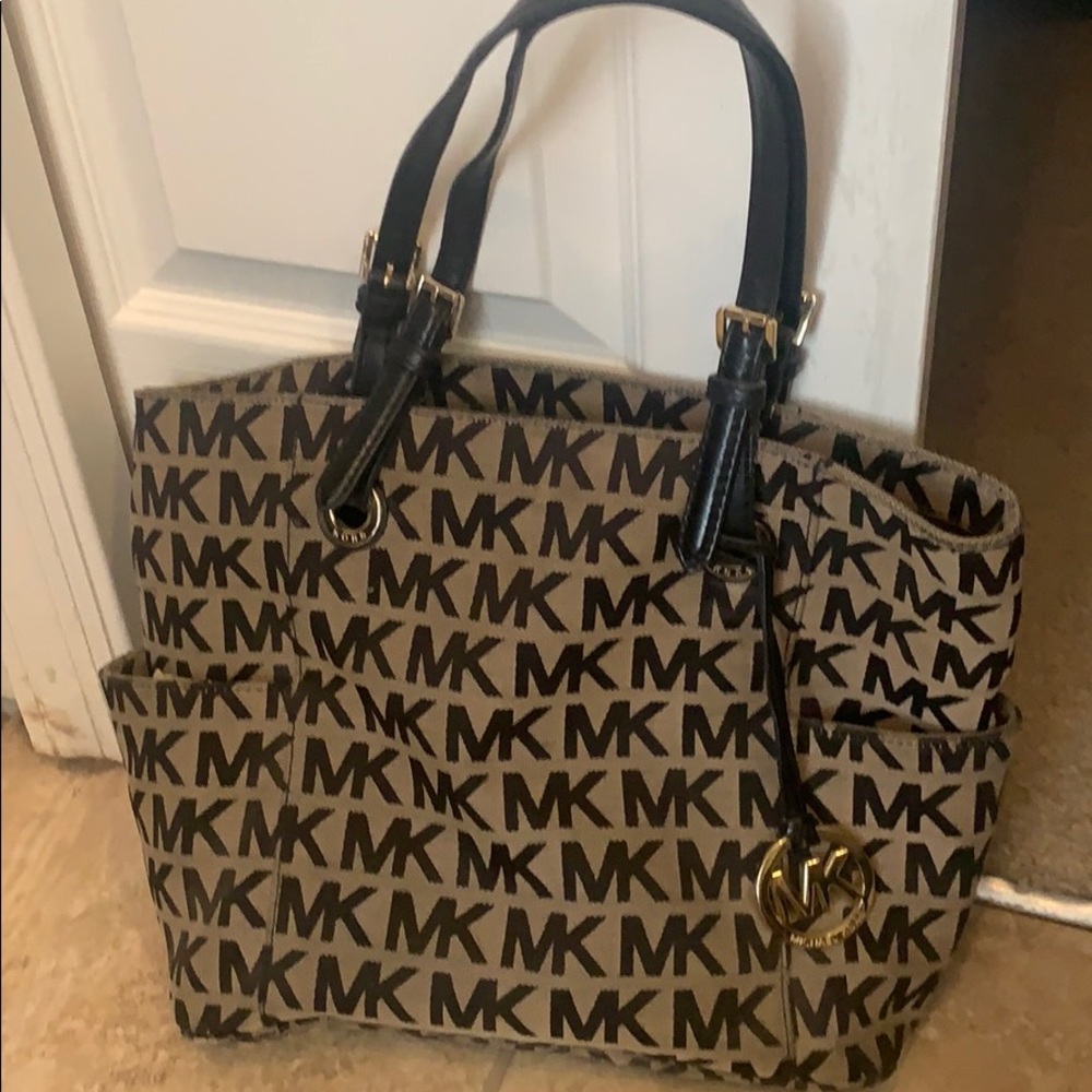 Purse with wallet